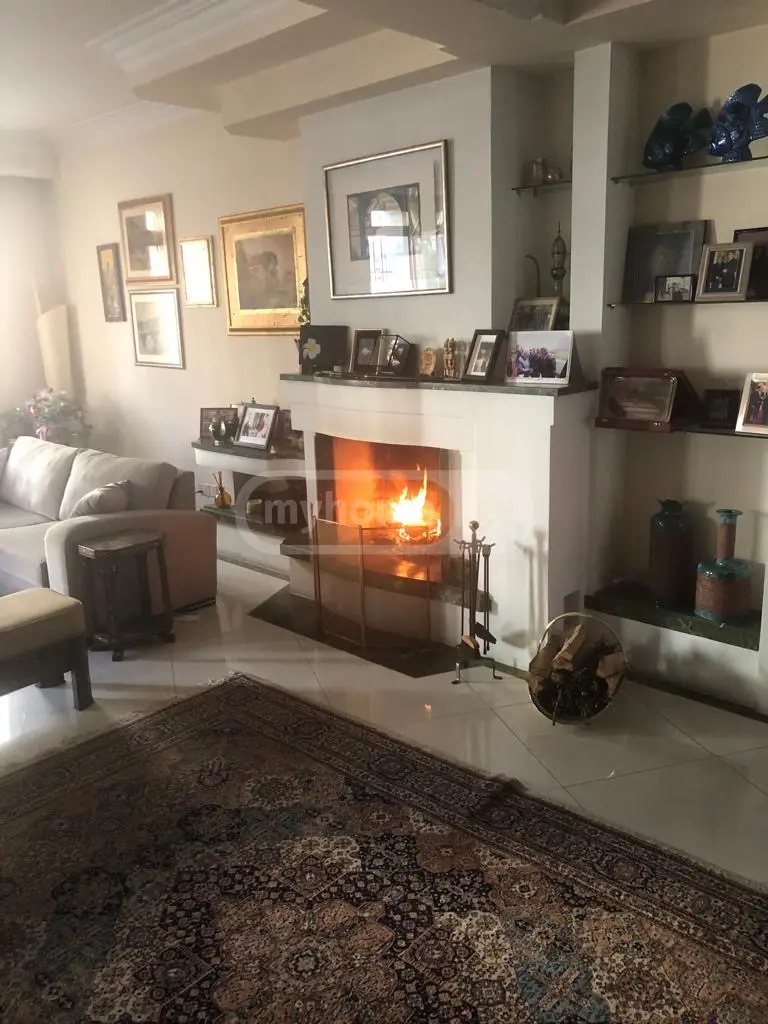 6 Room Private House For Sale view 2