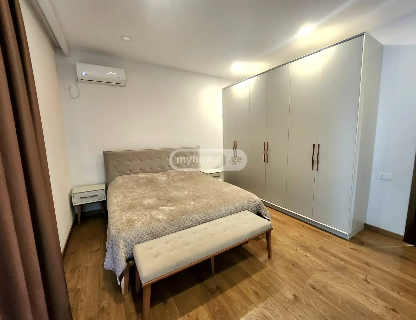 7 Room Private House For Sale view 2