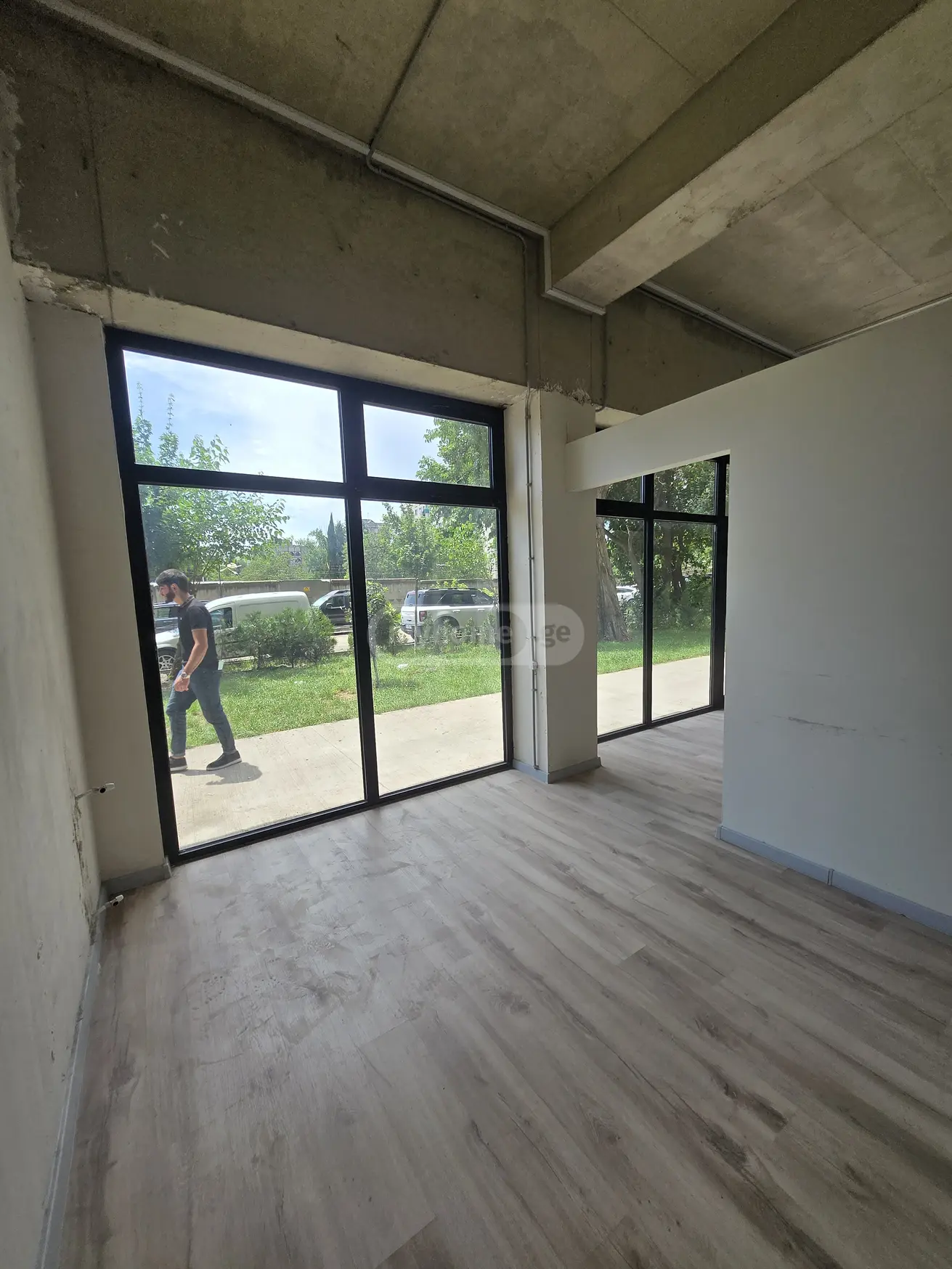 Universal Commercial Area For Rent In Samgori view 3