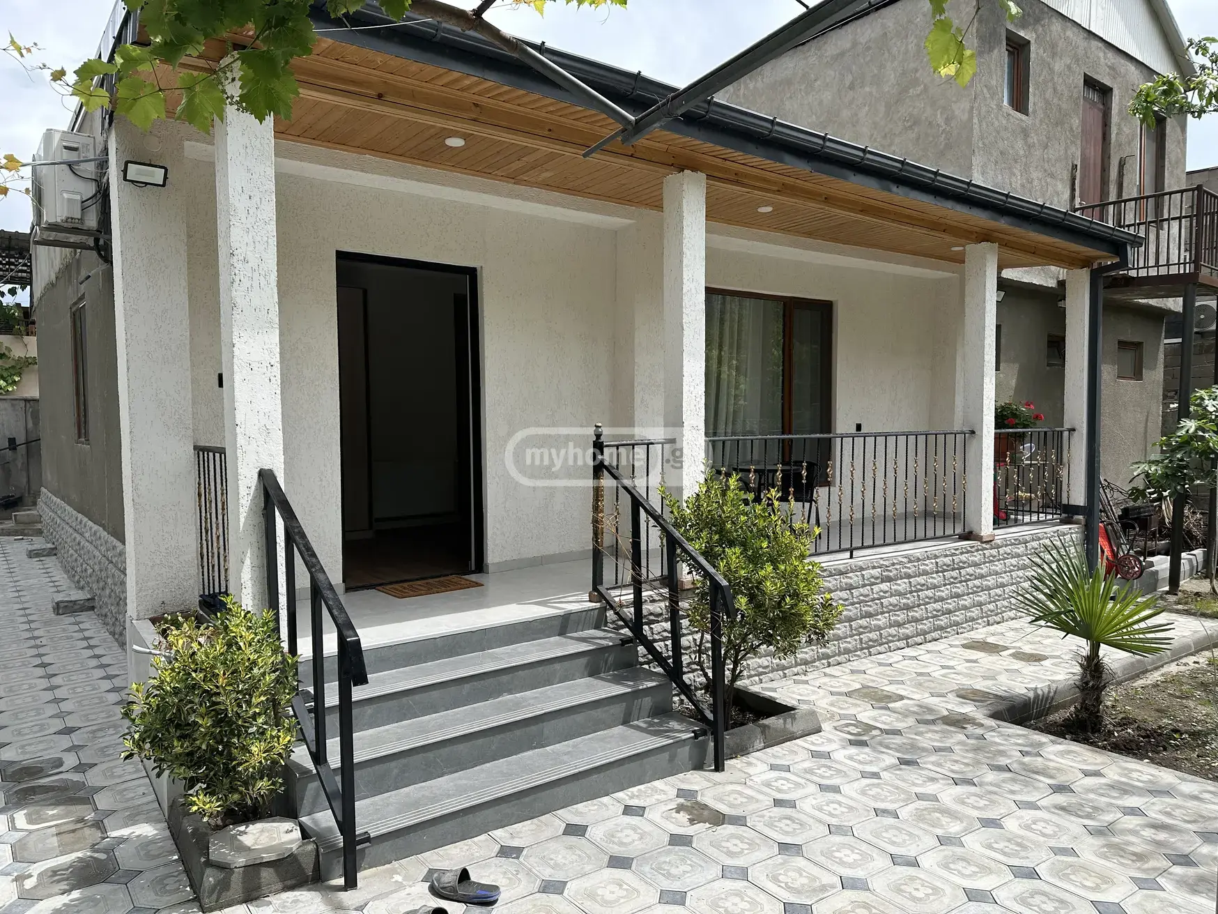 6 Room Private House For Rent In Krtsanisi view 1