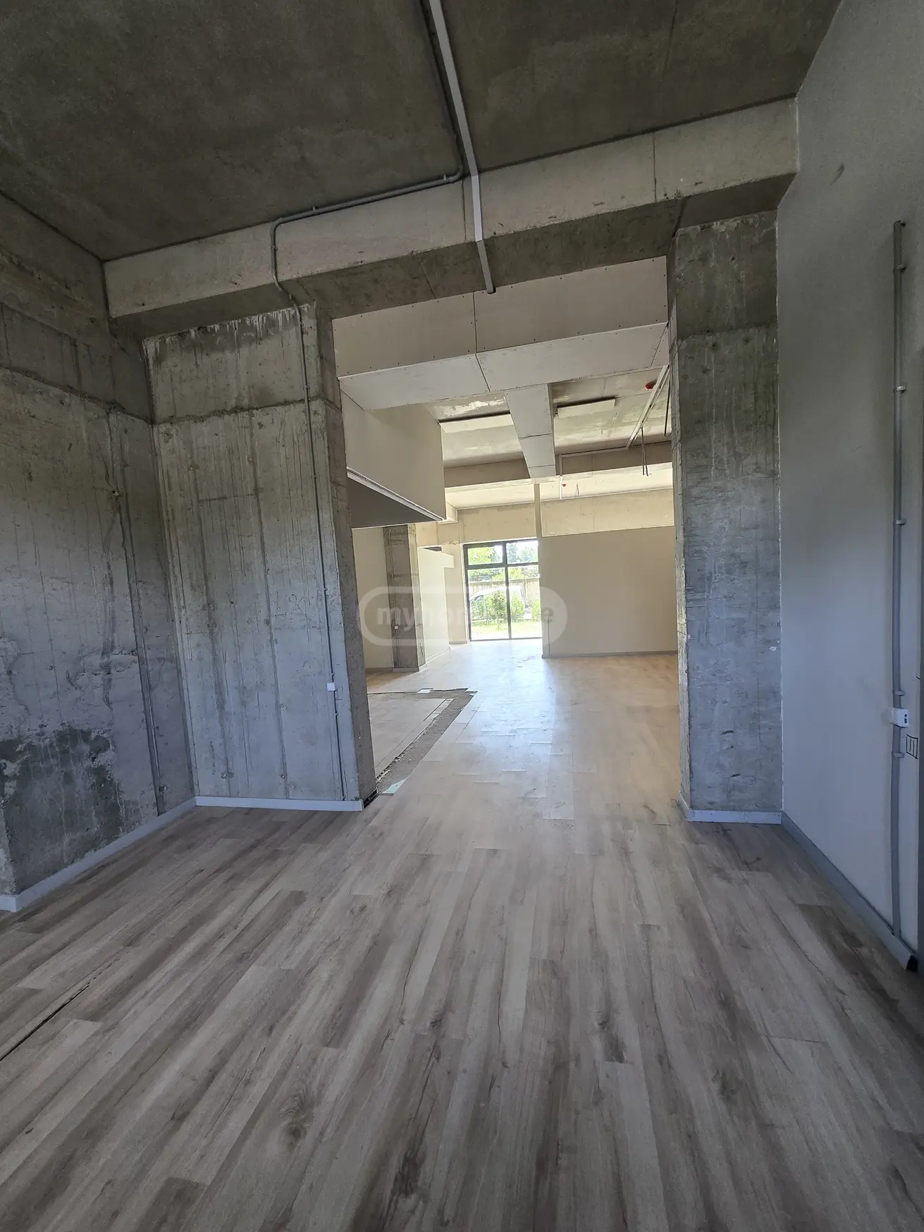 Universal Commercial Area For Rent In Samgori view 6