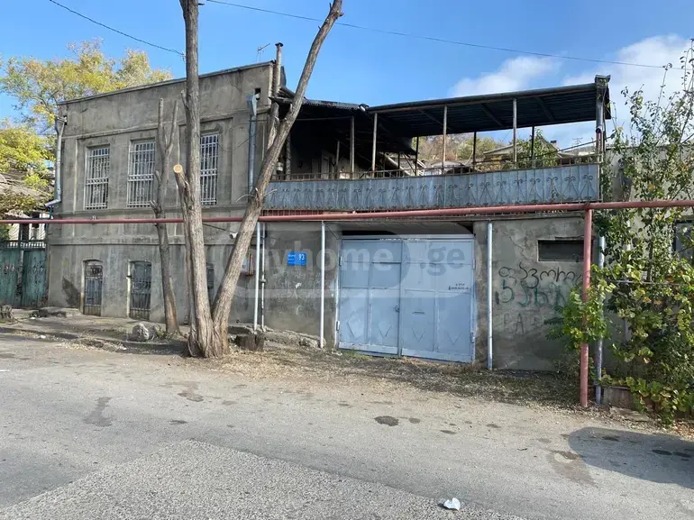 7 Room Private House For Sale view 3