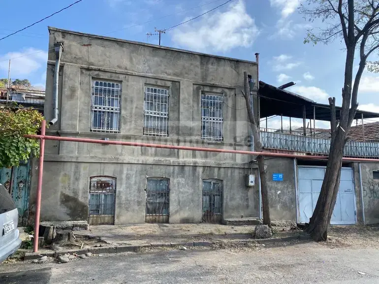 7 Room Private House For Sale view 2