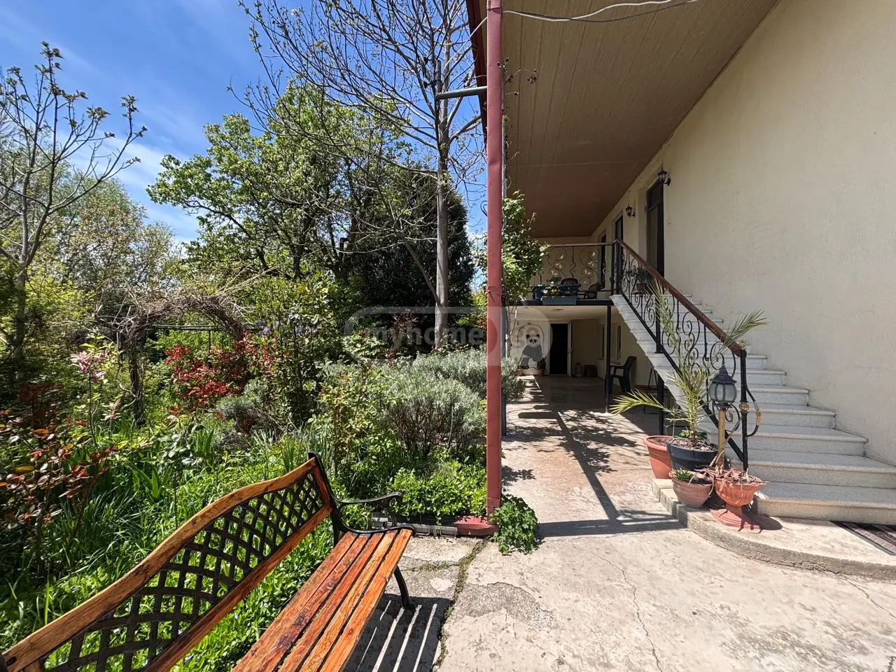 7 Room Country House For Sale view 3