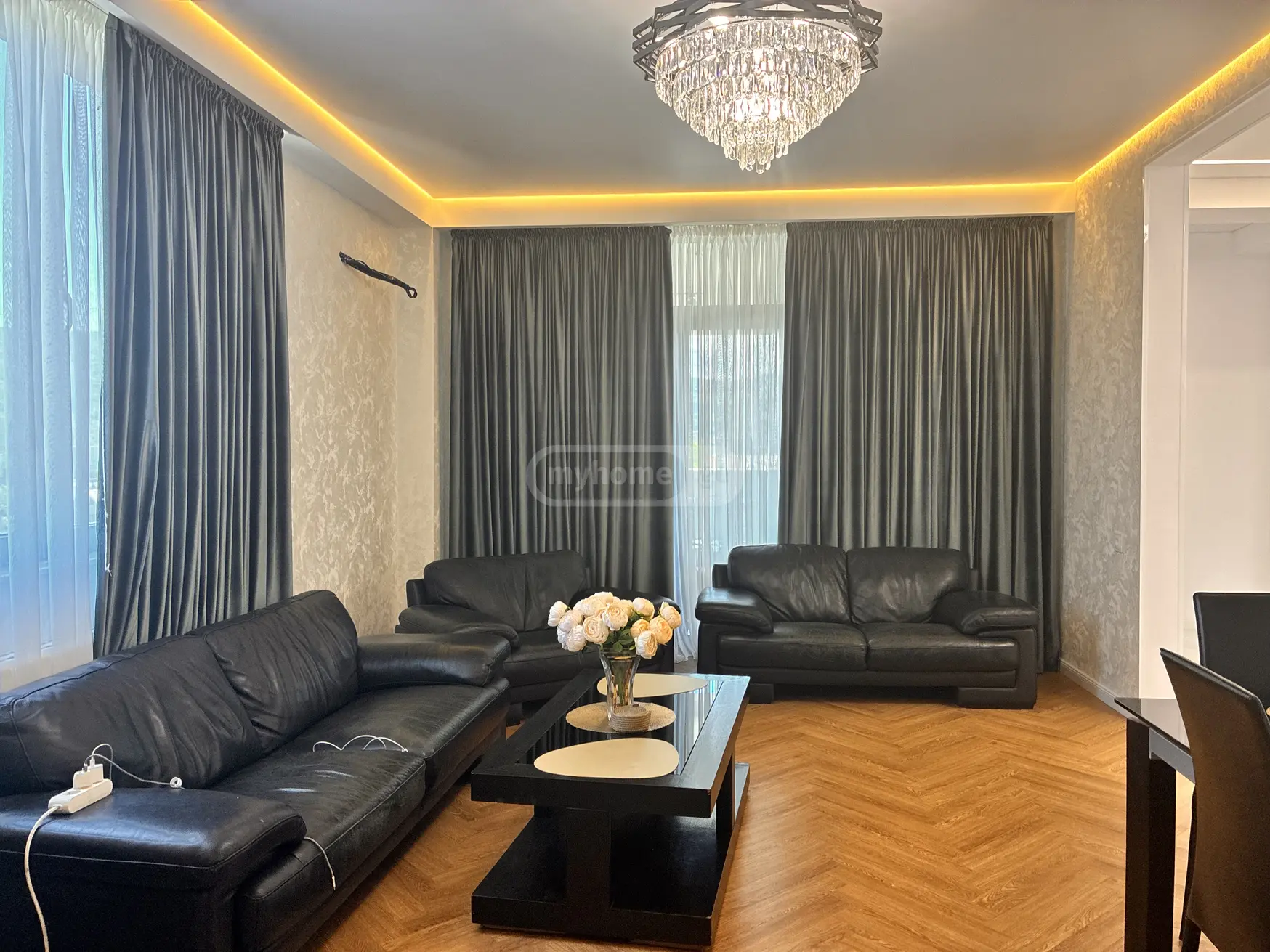 Full Building Commercial Area For Sale In Isani view 2