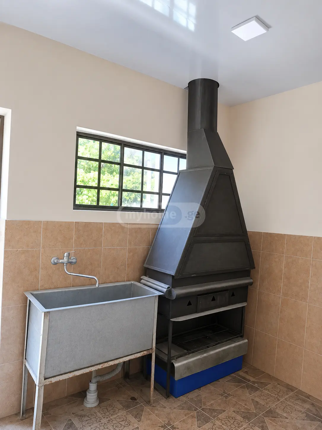 Universal Commercial Area For Rent In Foti view 2