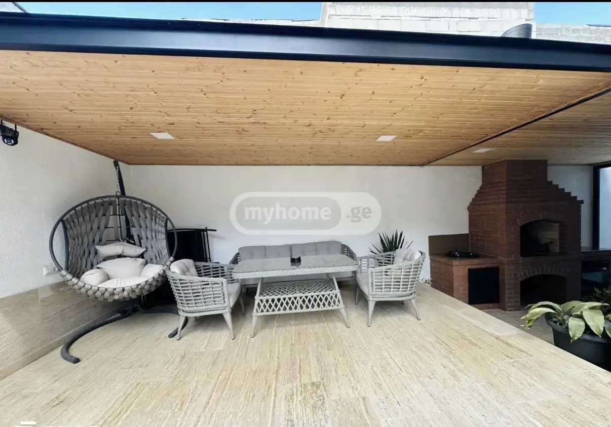 8 Room Private House For Rent In Vake view 2