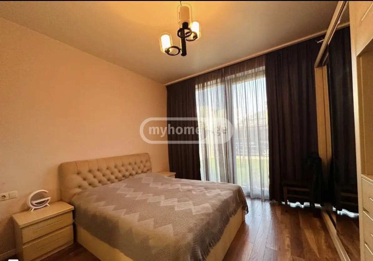 8 Room Private House For Rent In Vake view 4