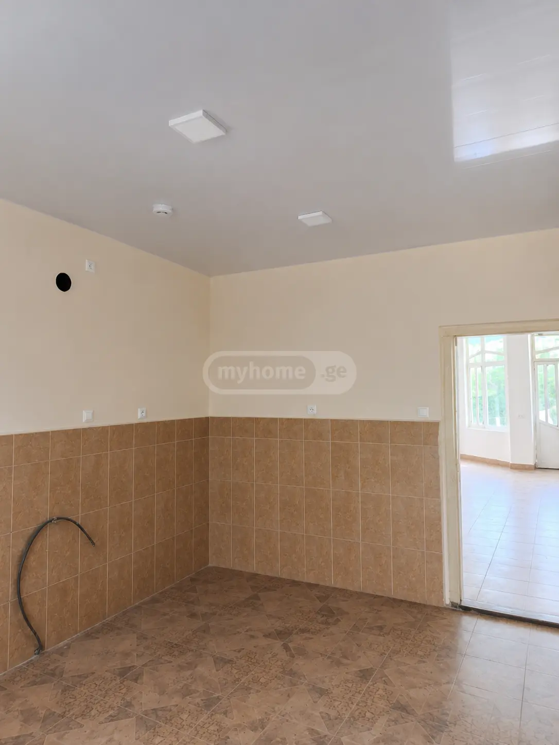 Universal Commercial Area For Rent In Foti view 3