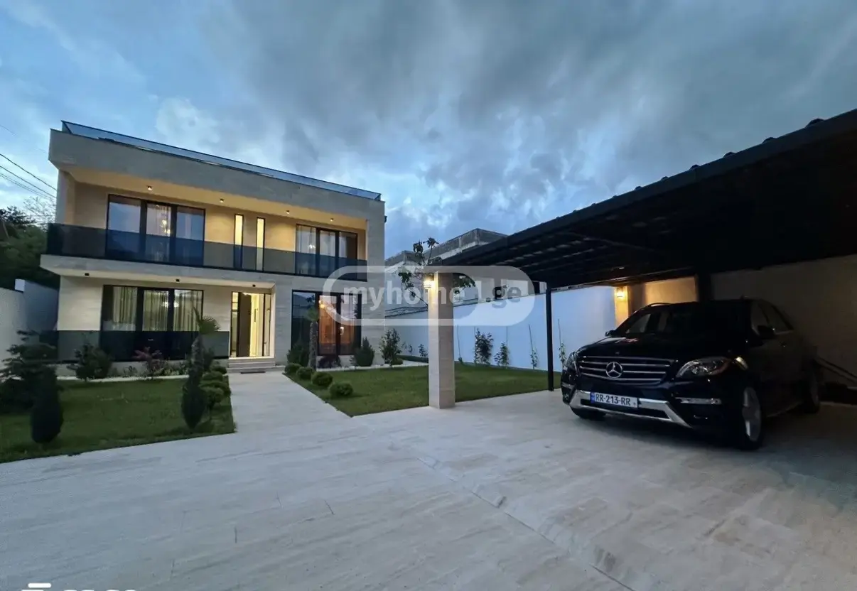 8 Room Private House For Rent In Vake view 1