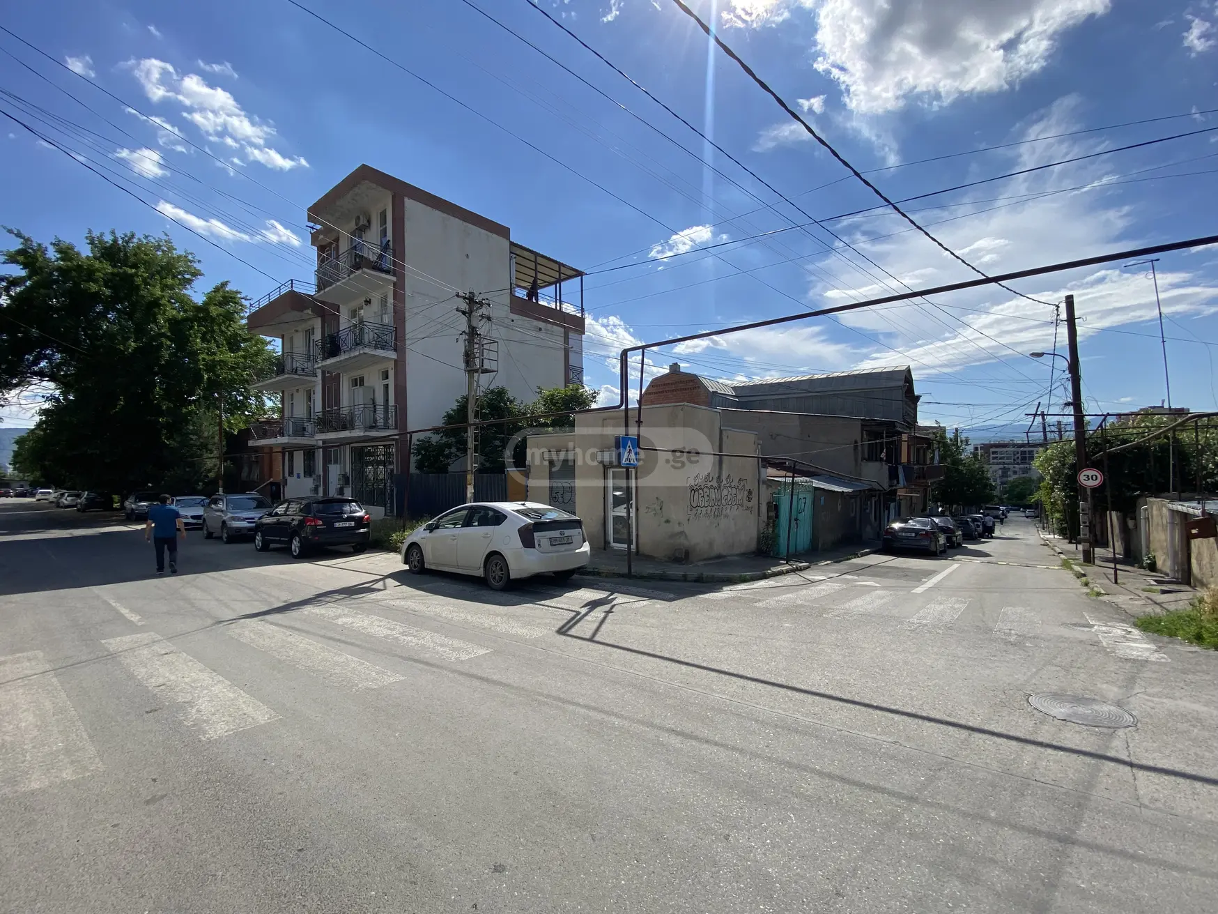 6 Room Hotel For Rent In Sanzona view 10