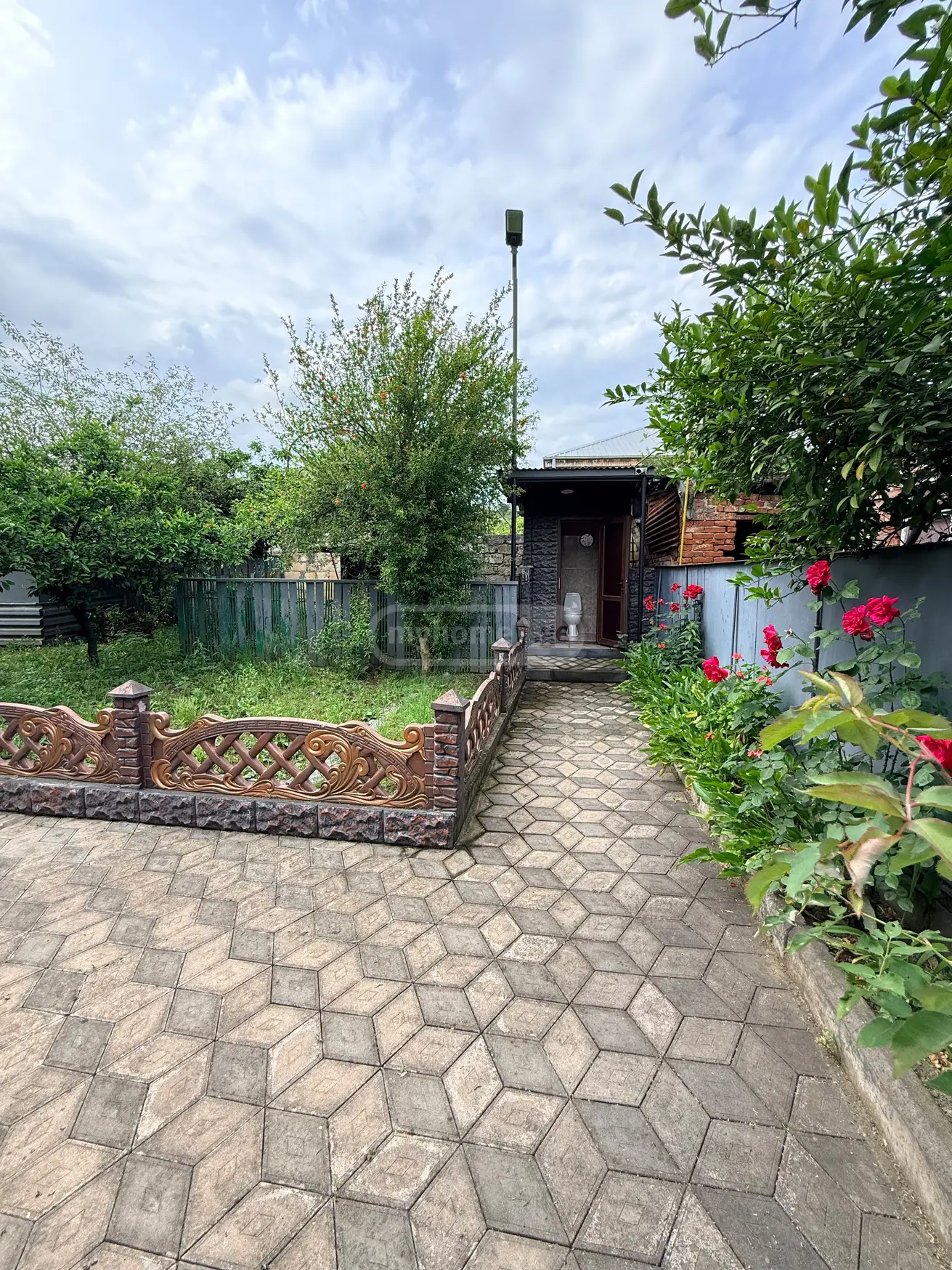 7 Room Private House For Sale view 15