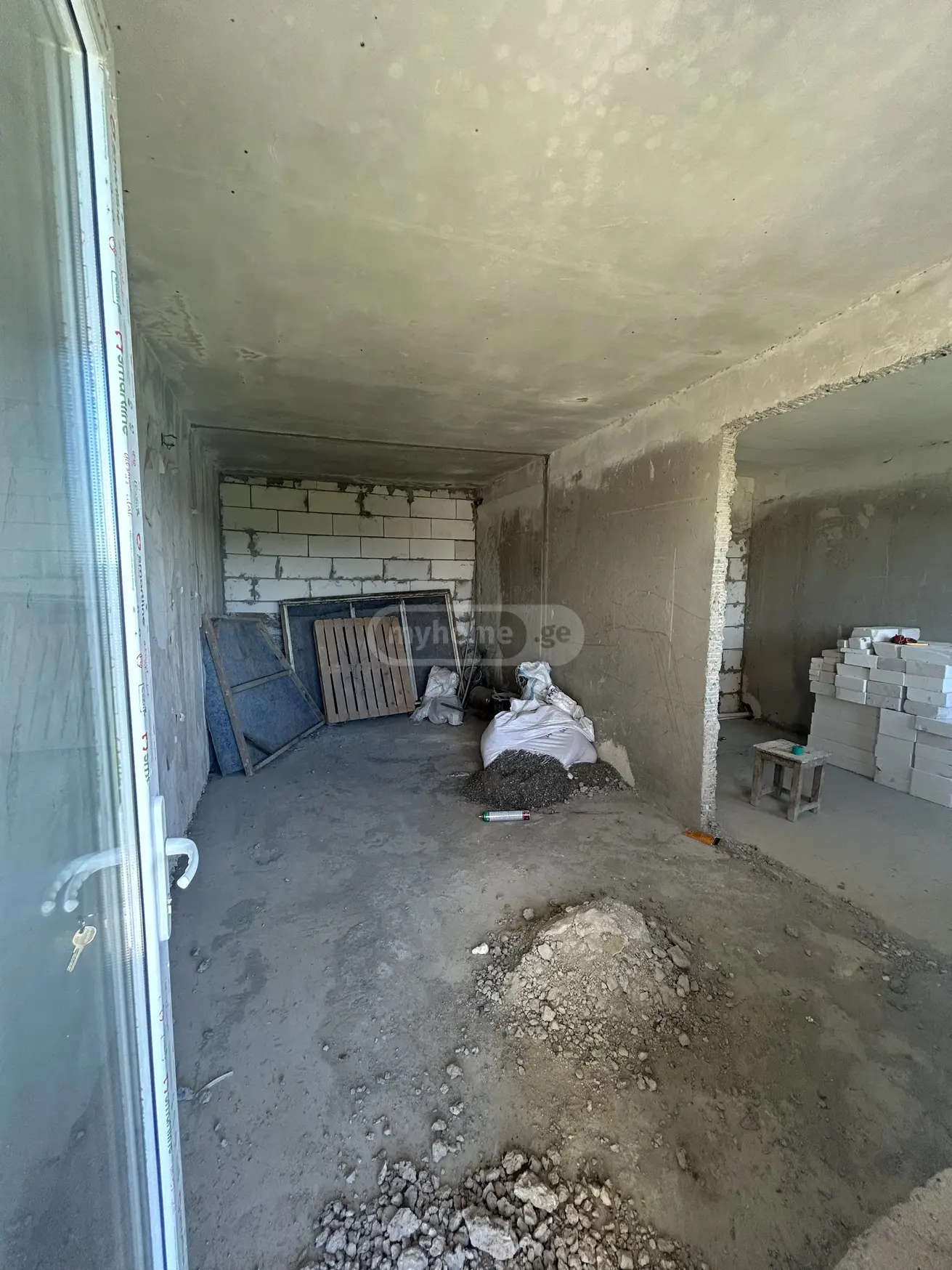 4 Room Apartment For Sale view 2