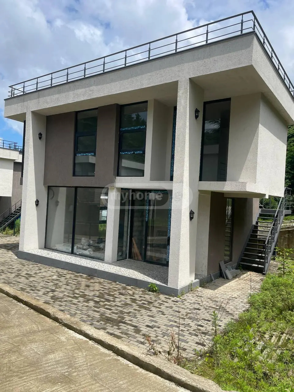 3 Room Private House For Sale view 1