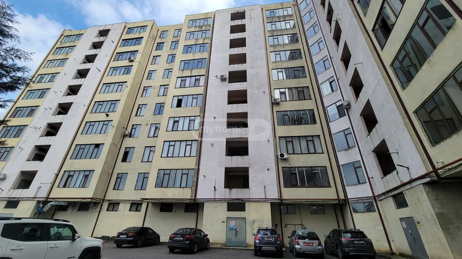 Продажа 4-комната Квартира view 1