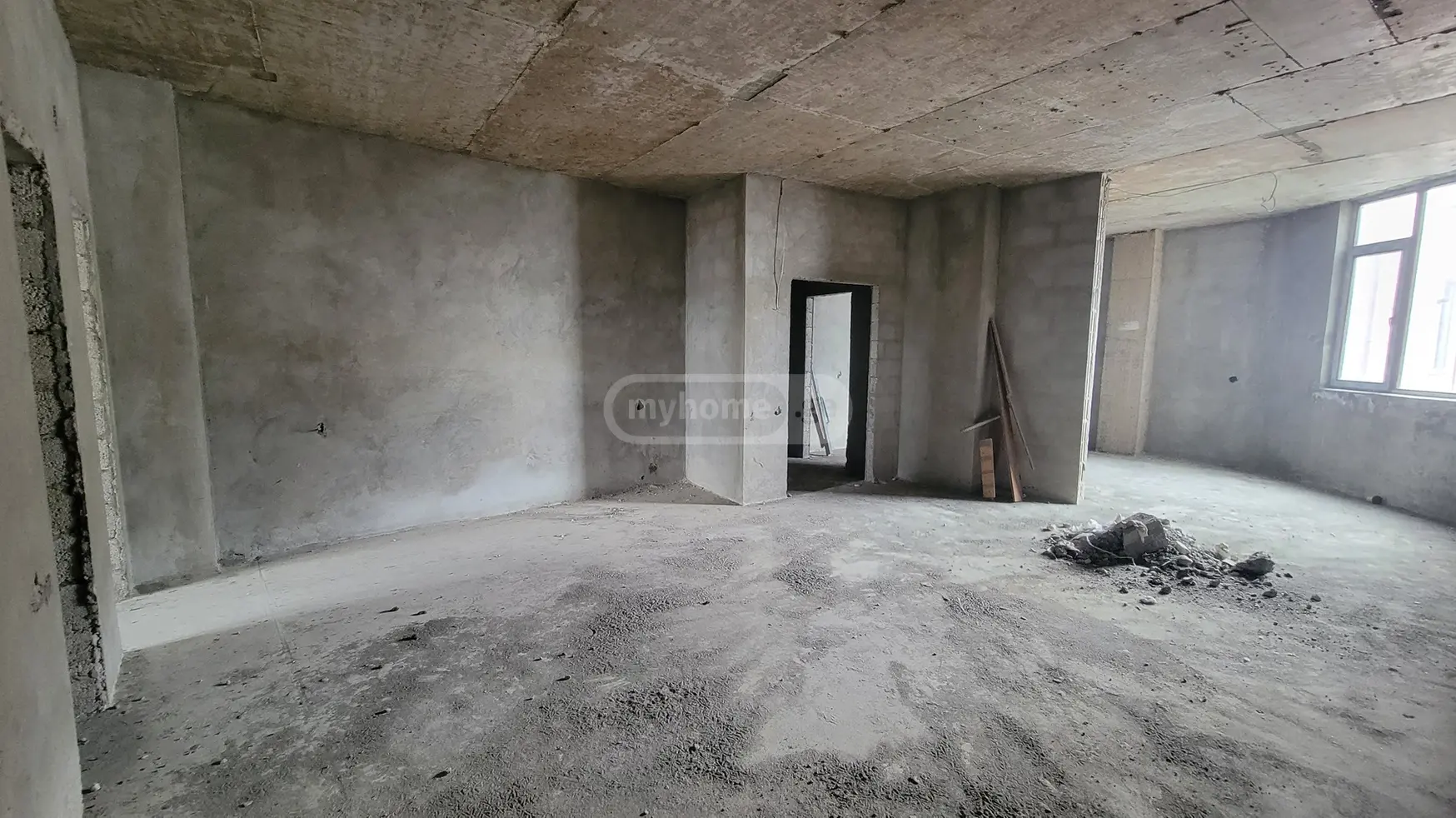 Продажа 4-комната Квартира view 3