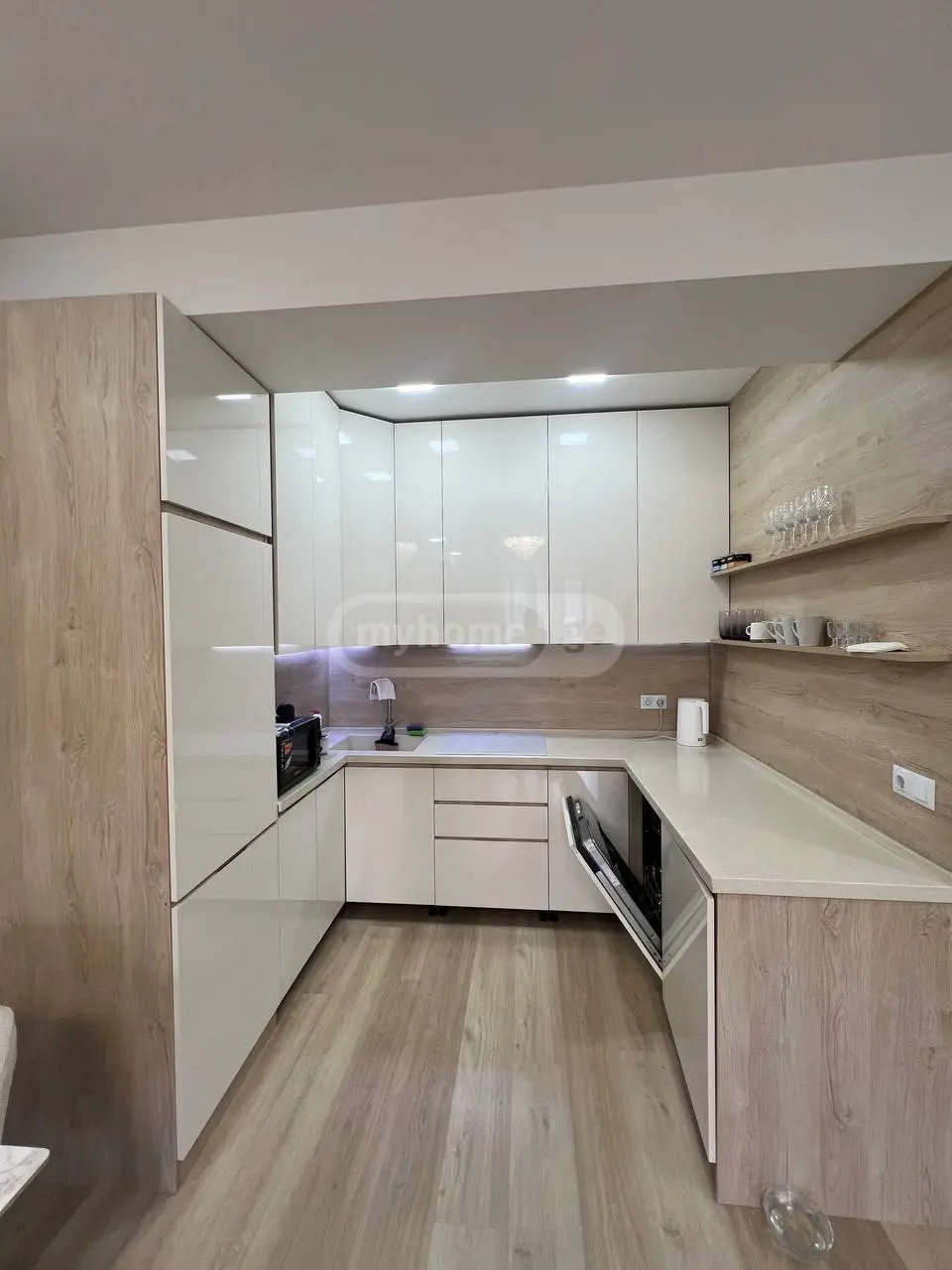 3 Room Apartment For Rent In Ortachala view 2