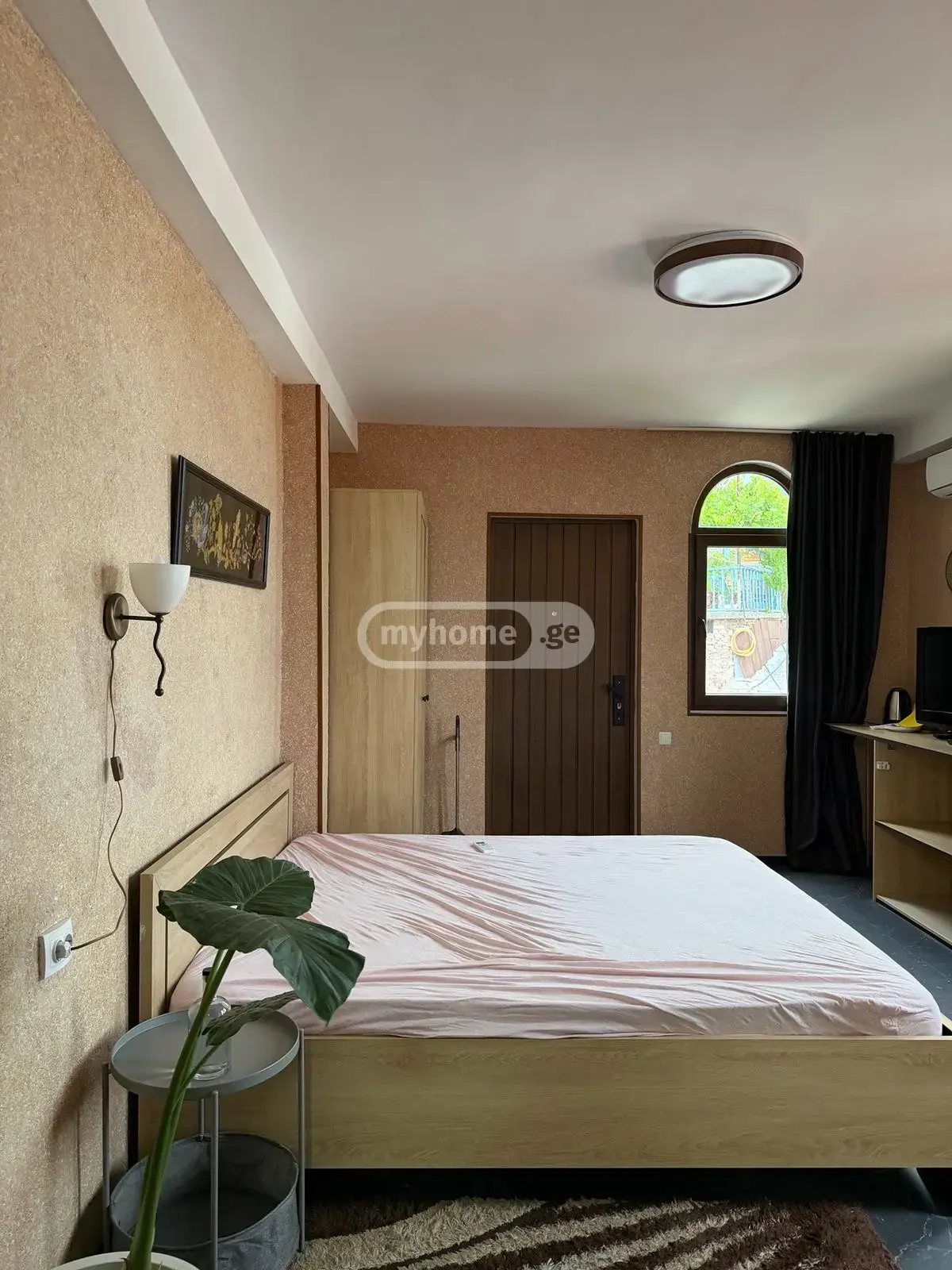 5 Room Private House For Rent In Sololaki view 1