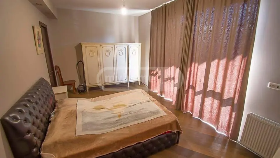 10+ Room Private House For Sale In Ortachala view 4