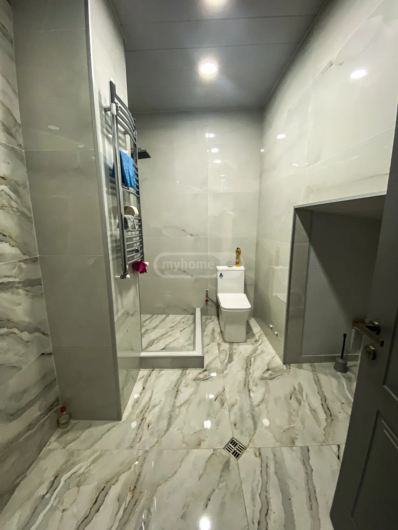 3 Room Apartment For Rent In Vera view 9