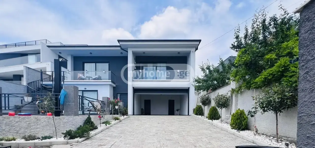 5 Room Private House For Rent In Mtatsminda view 11