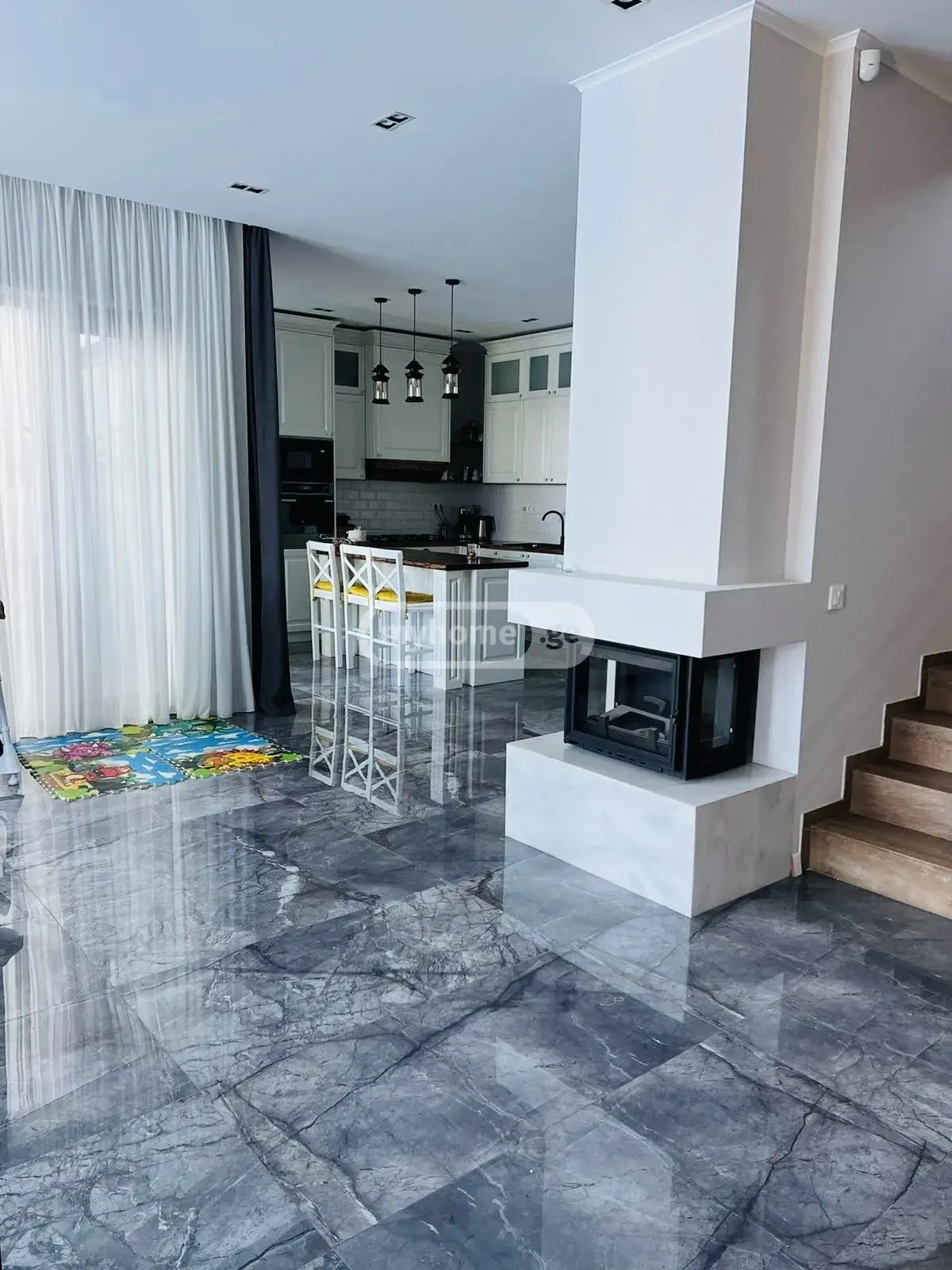 5 Room Private House For Rent In Mtatsminda view 8