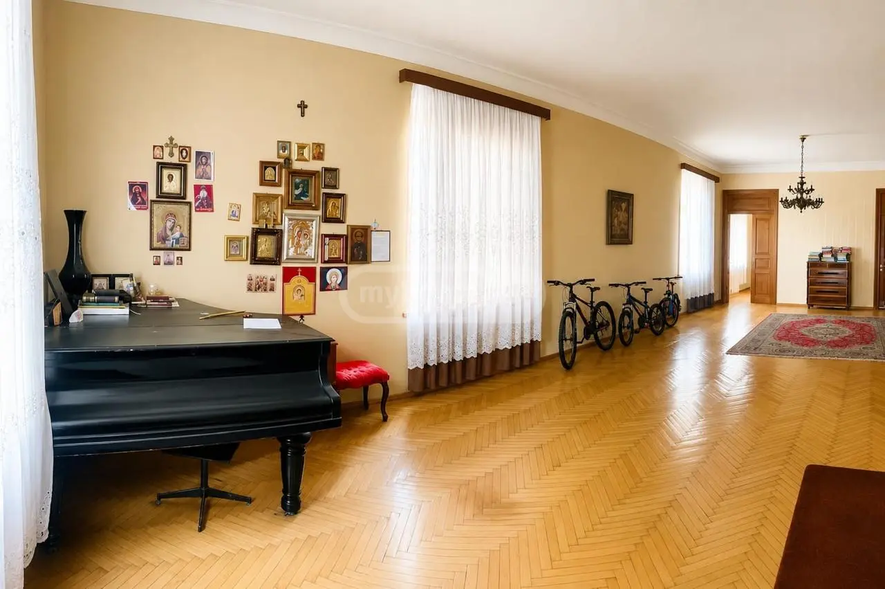 იყიდება 10+ Room Private House In Signagiში view 6