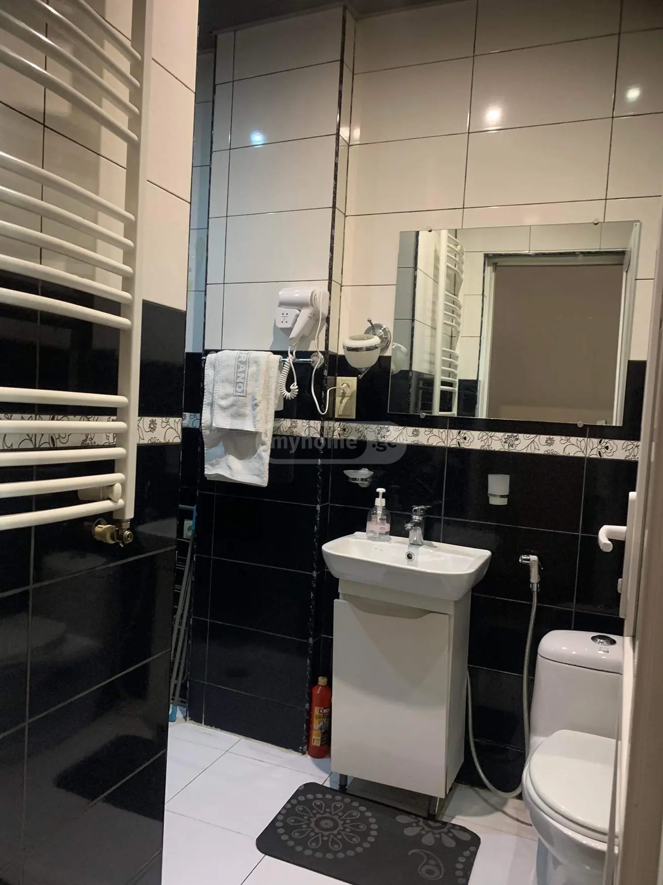 6 Room Apartment Daily Rent In Chugureti view 9