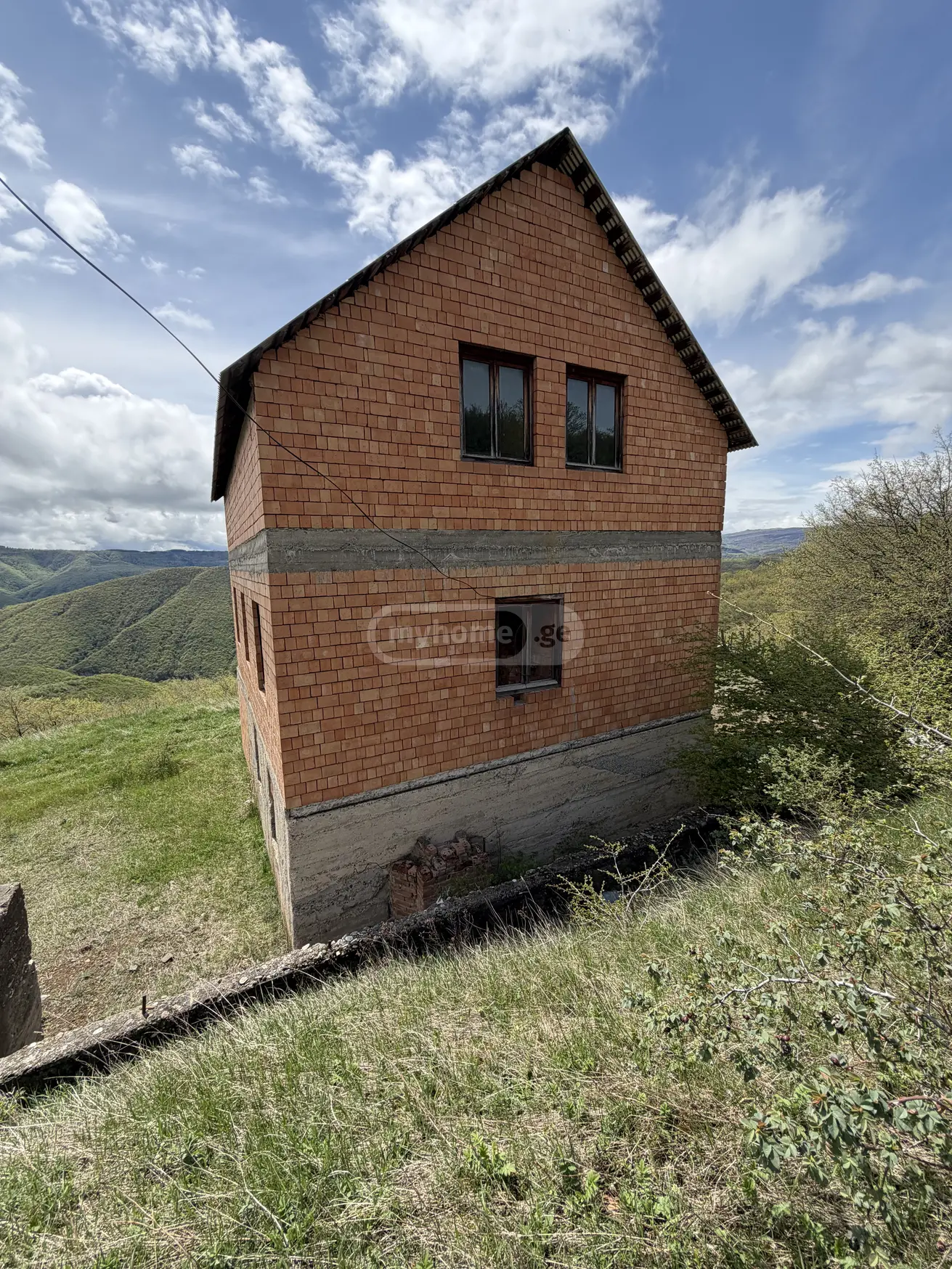 6 Room Private House For Sale view 3