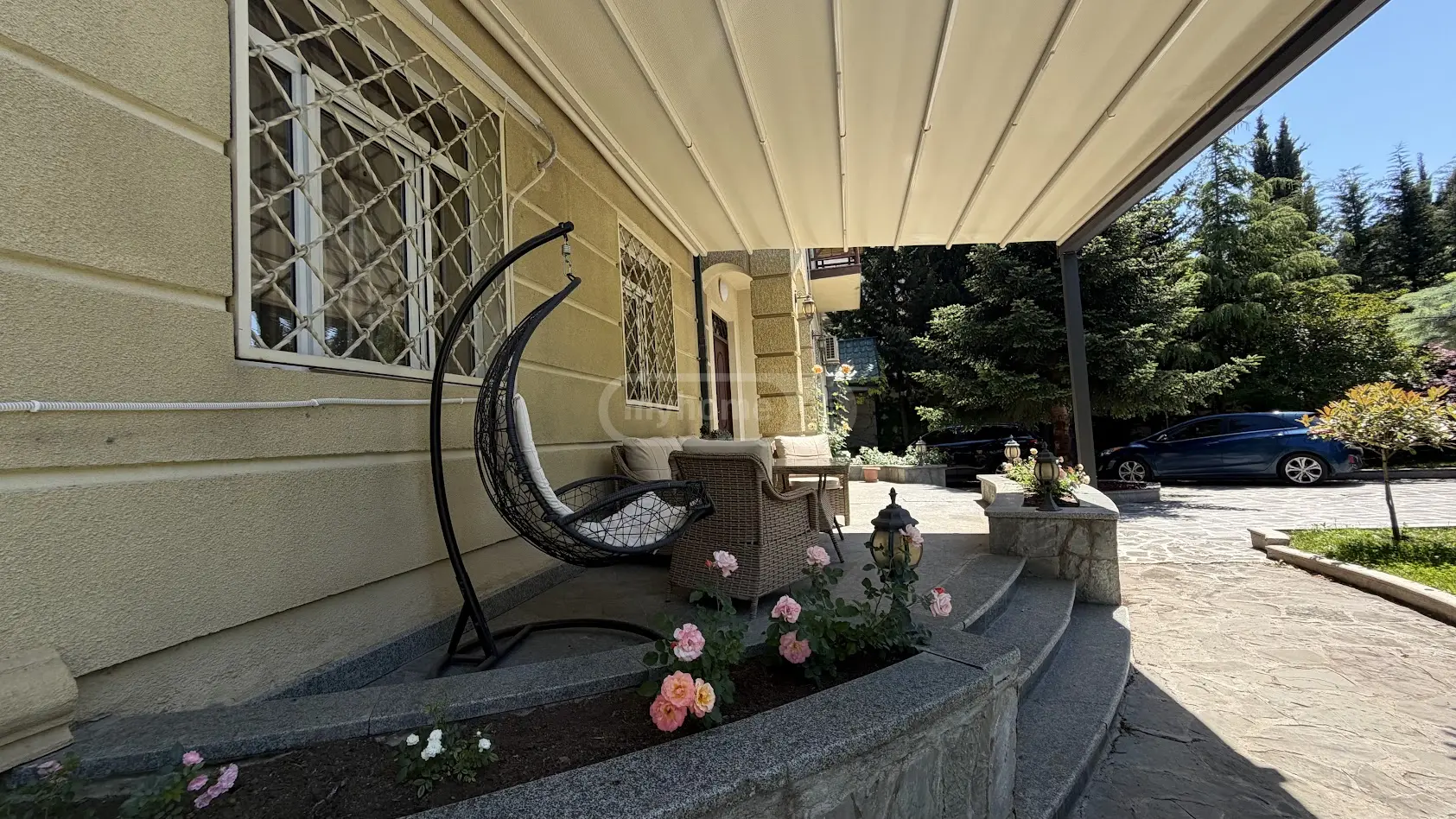 7 Room Private House For Sale view 2