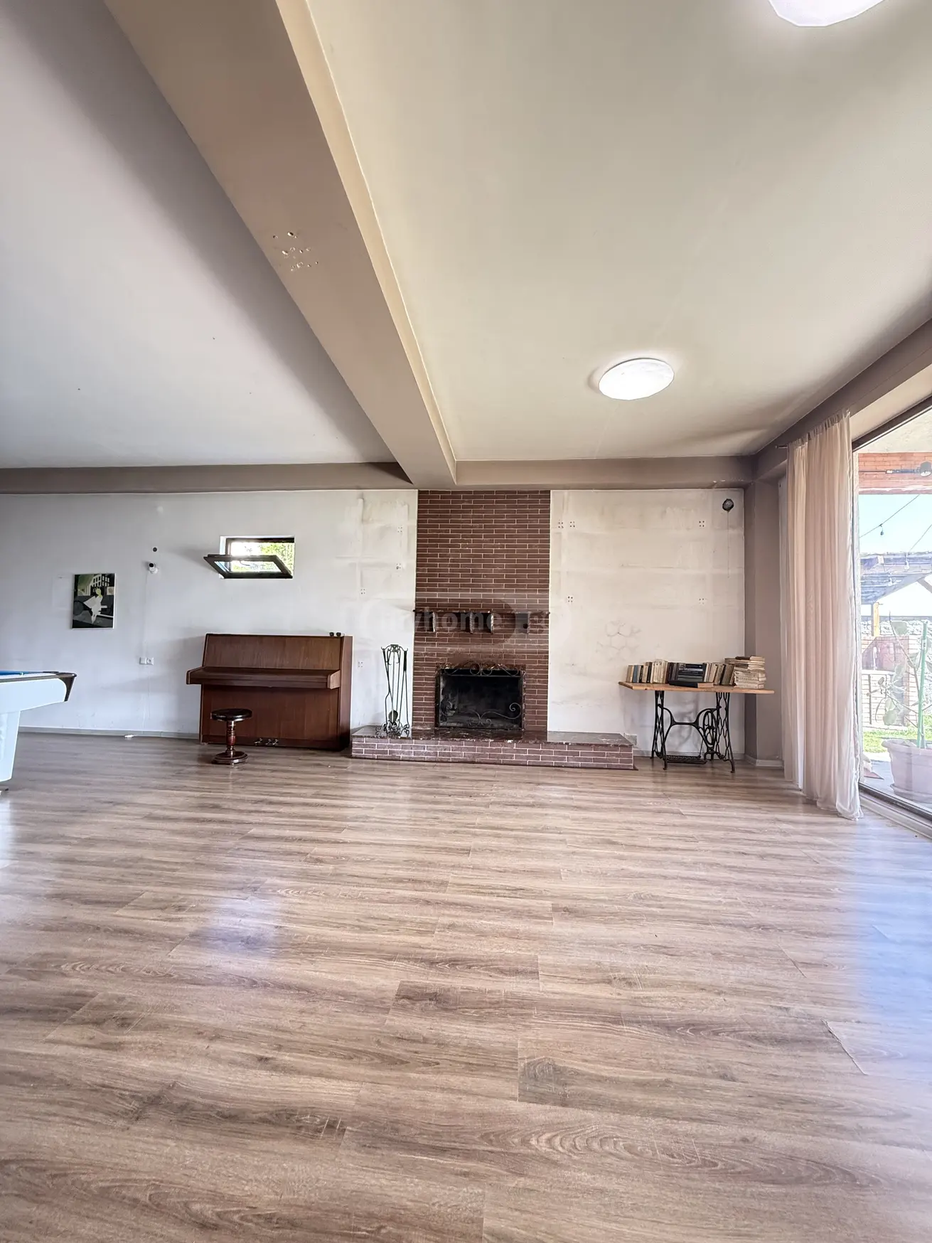 6 Room Private House For Sale view 9