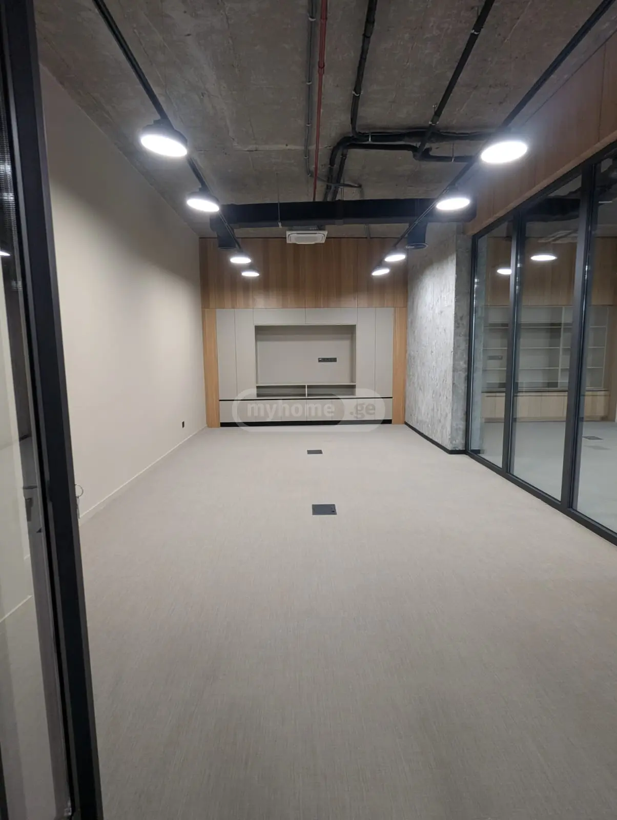 Office Commercial Area For Rent In Vake view 9