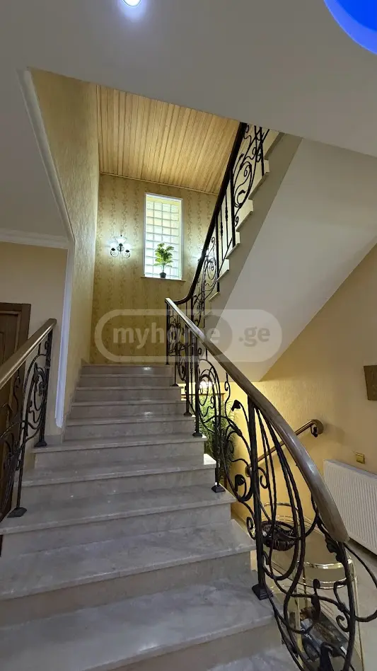 7 Room Private House For Sale view 10