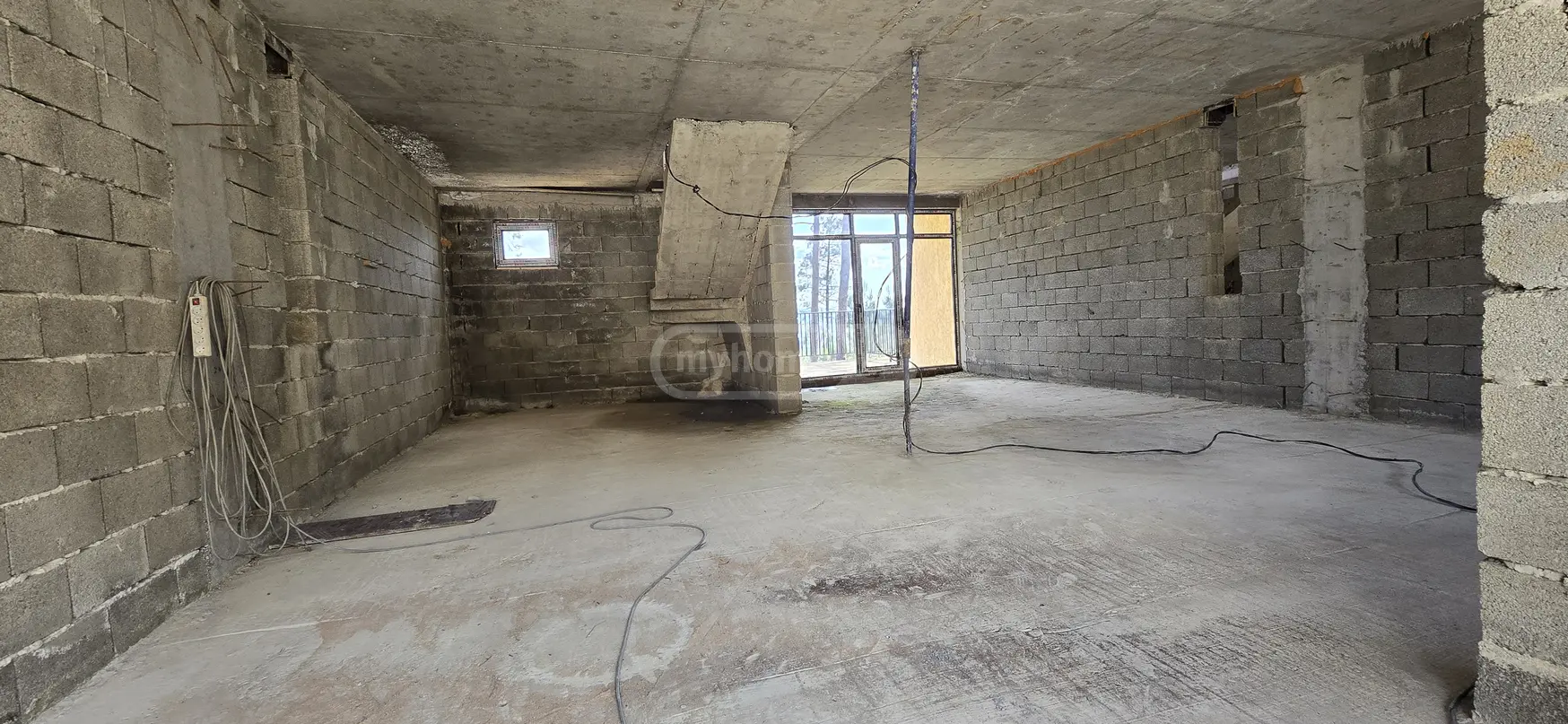 5 Room Country House For Sale view 2