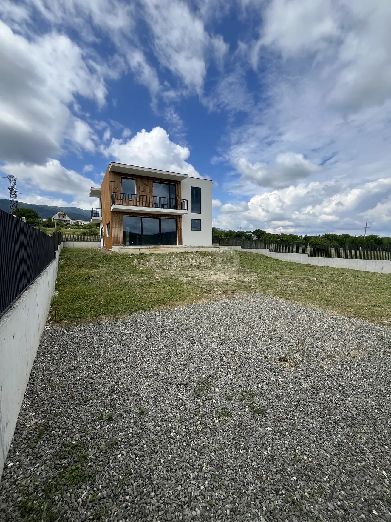 6 Room Private House For Sale view 1