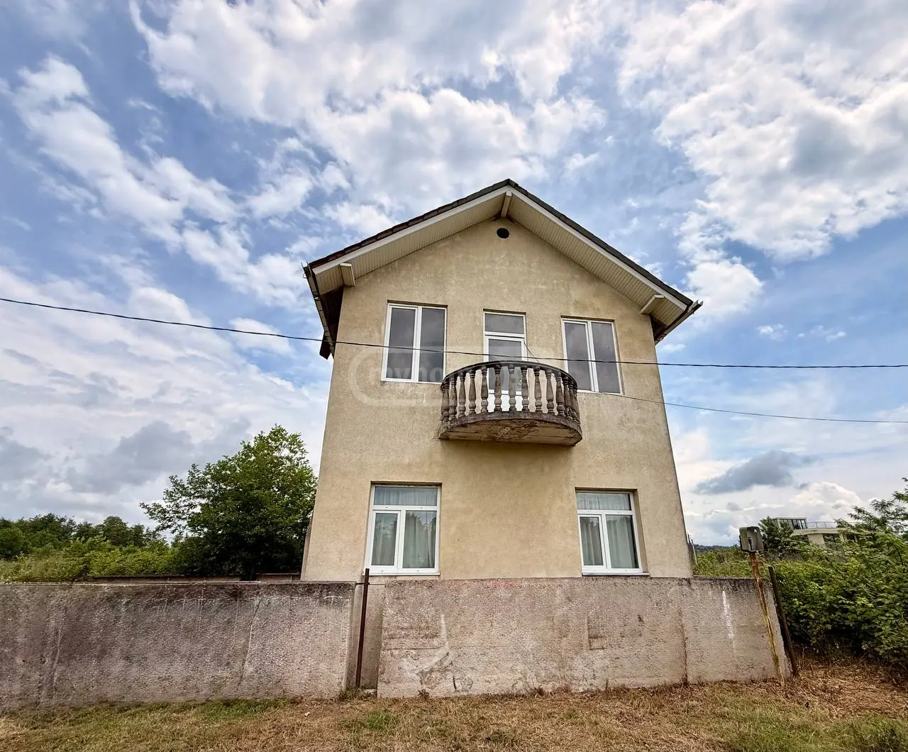 6 Room Private House For Sale view 1