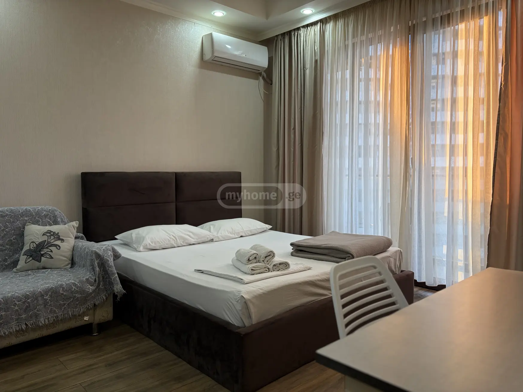 1 Room Apartment Daily Rent In Batumi view 11