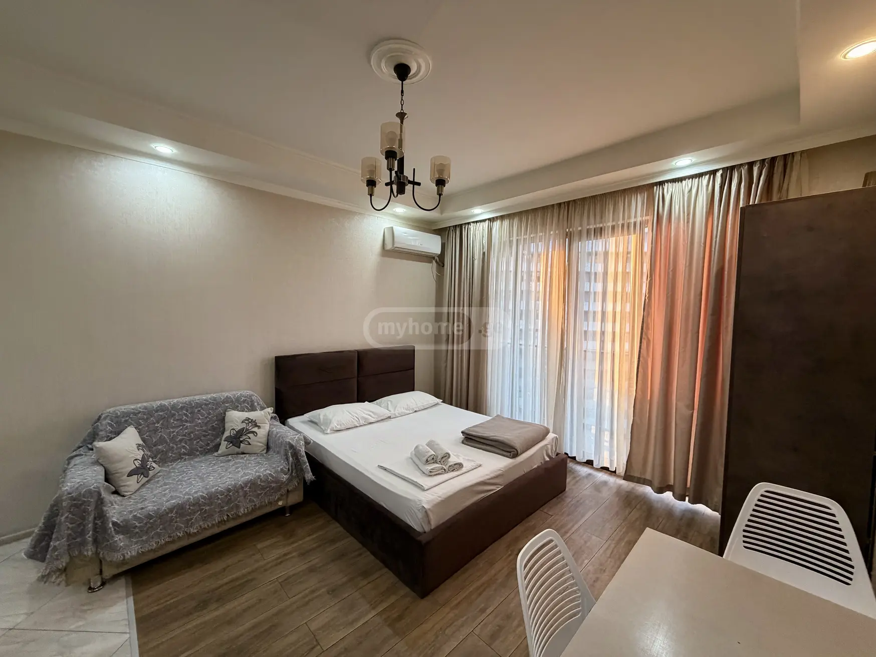 1 Room Apartment Daily Rent In Batumi view 12