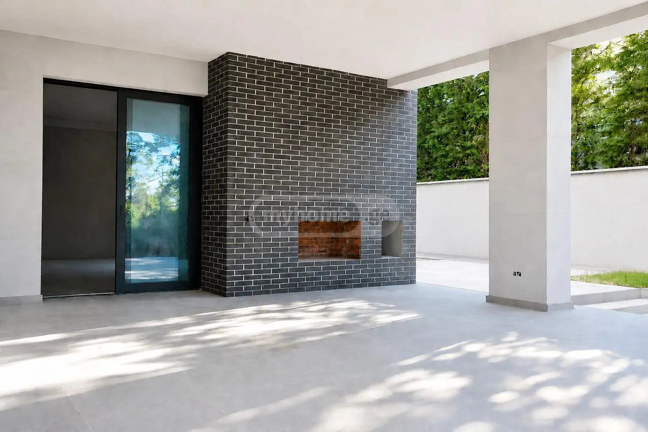 8 Room Private House For Sale view 4