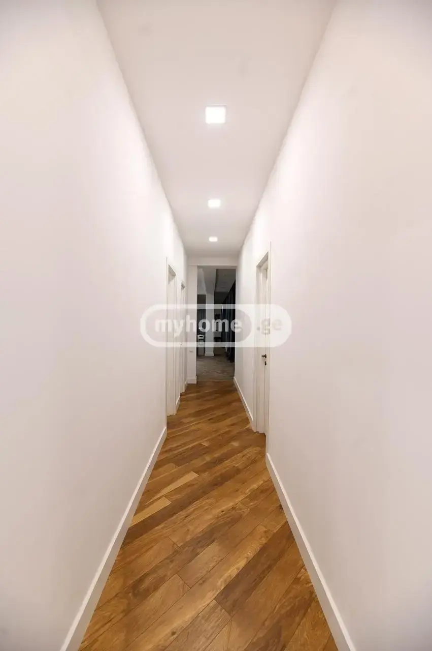 7 Room Private House For Rent In Sololaki view 11
