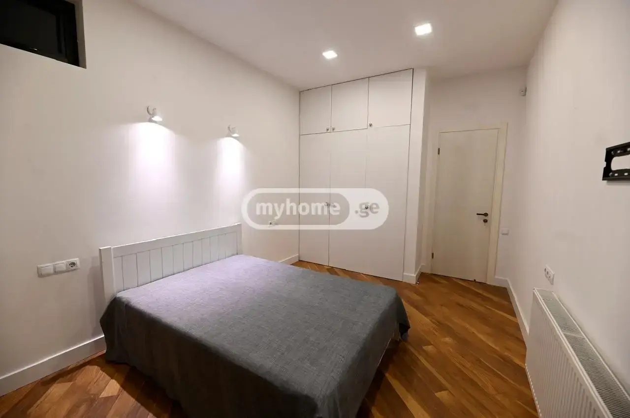 7 Room Private House For Rent In Sololaki view 10