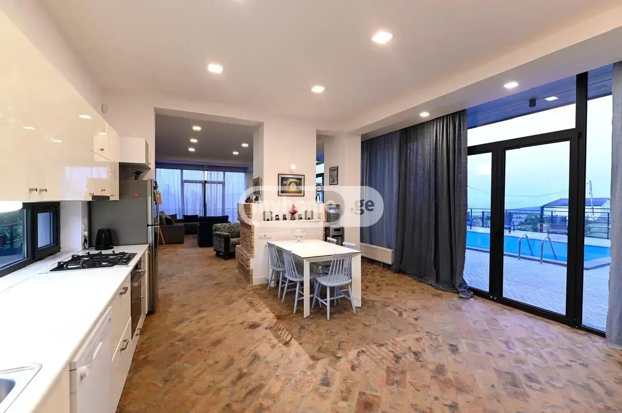 7 Room Private House For Rent In Sololaki view 5