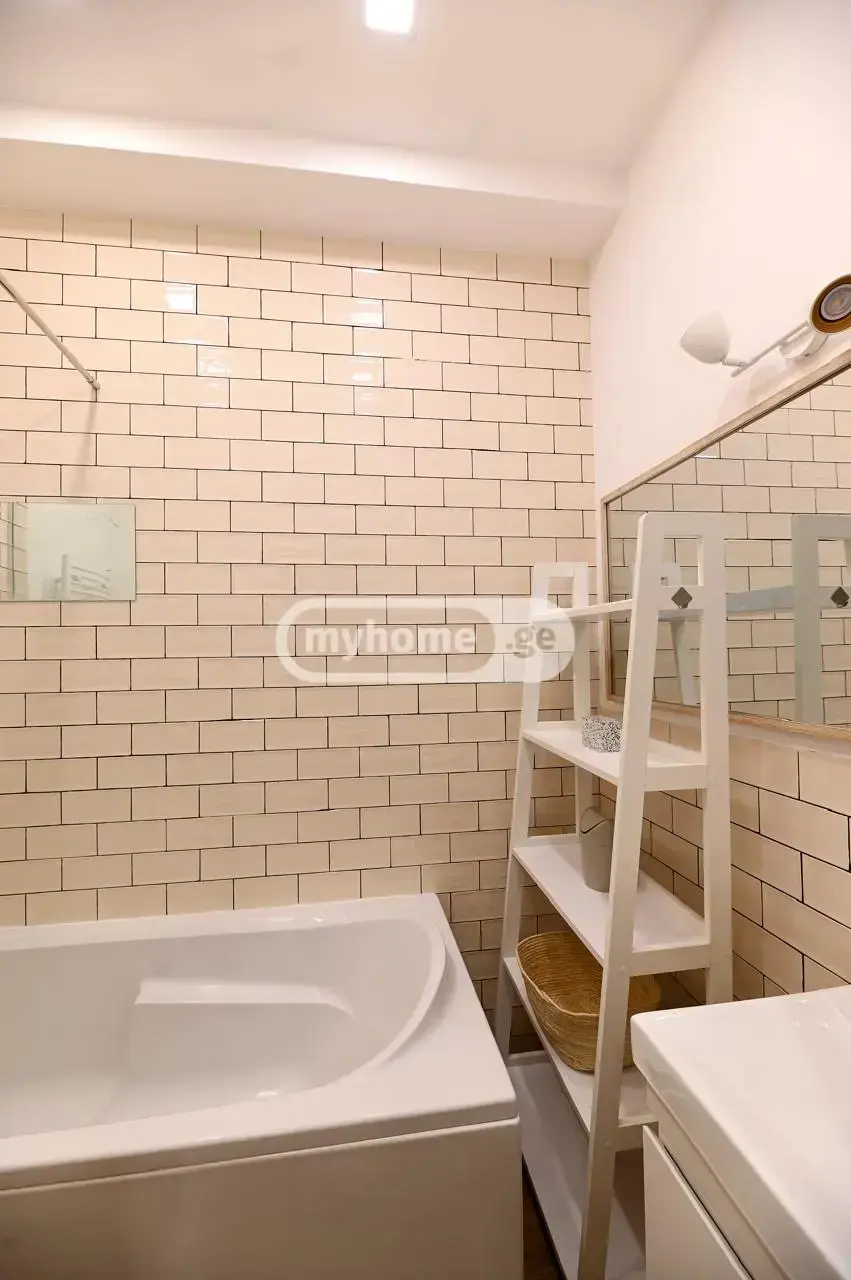7 Room Private House For Rent In Sololaki view 9