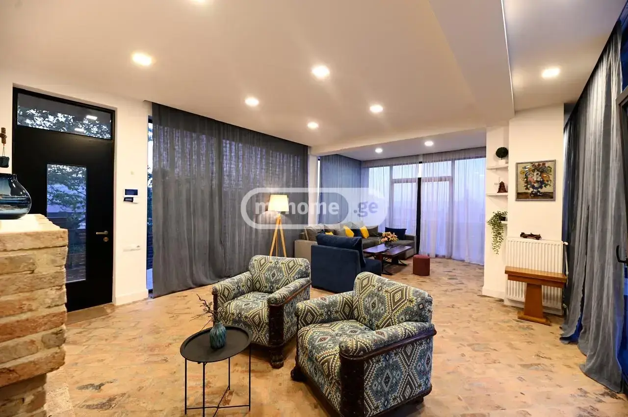 7 Room Private House For Rent In Sololaki view 3