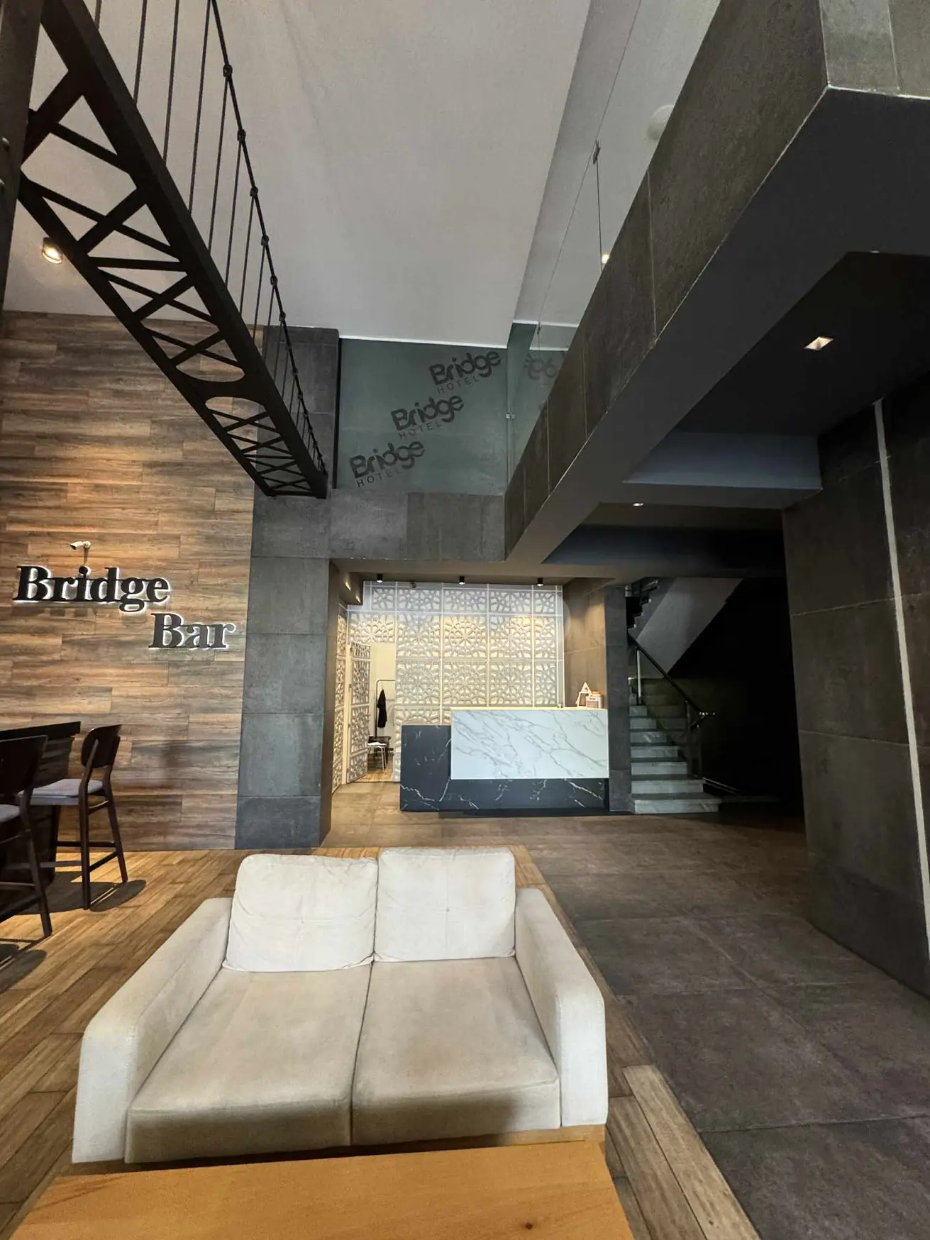 10+ Room Hotel For Sale In Vera view 5