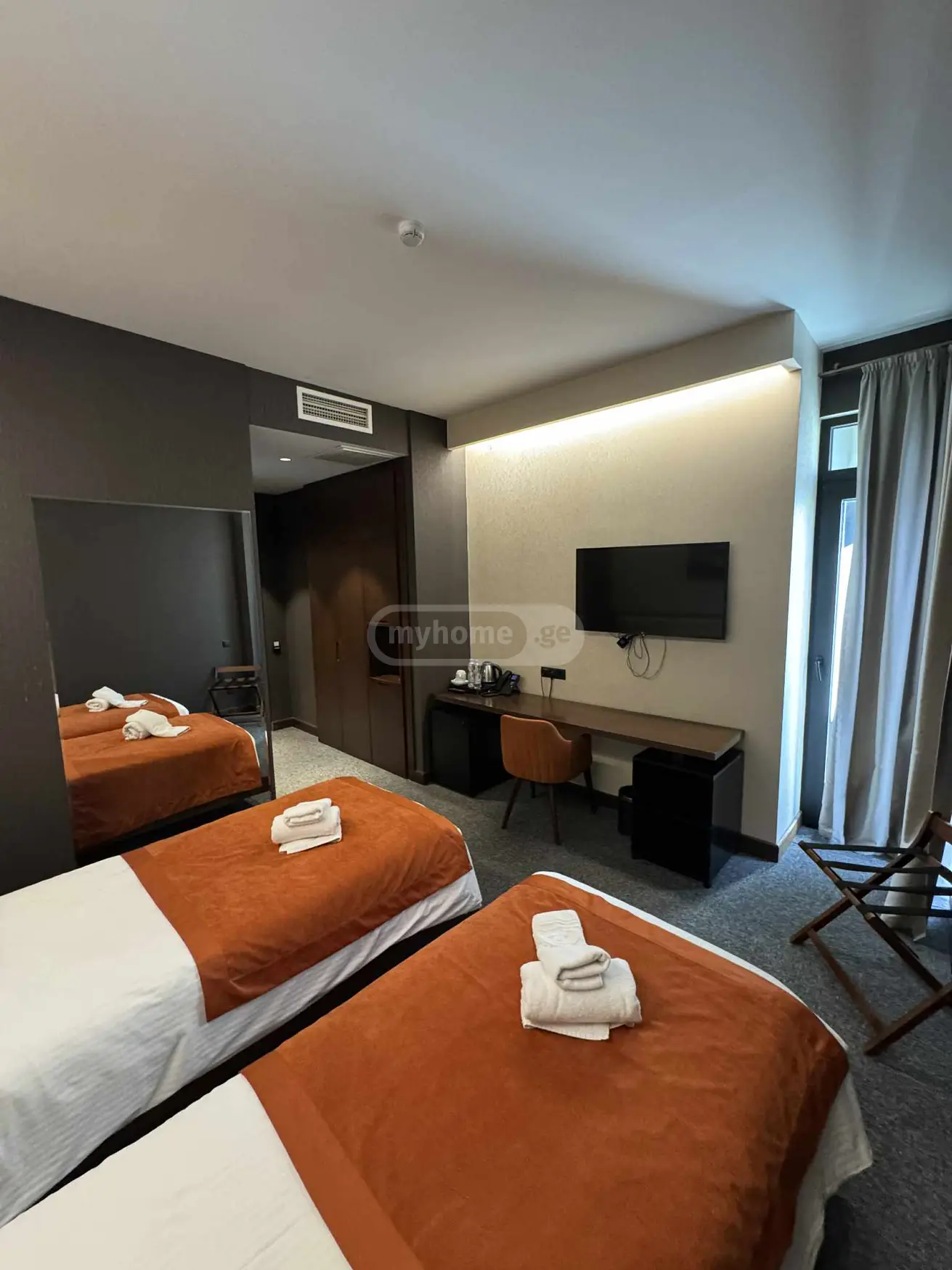 10+ Room Hotel For Sale In Vera view 9