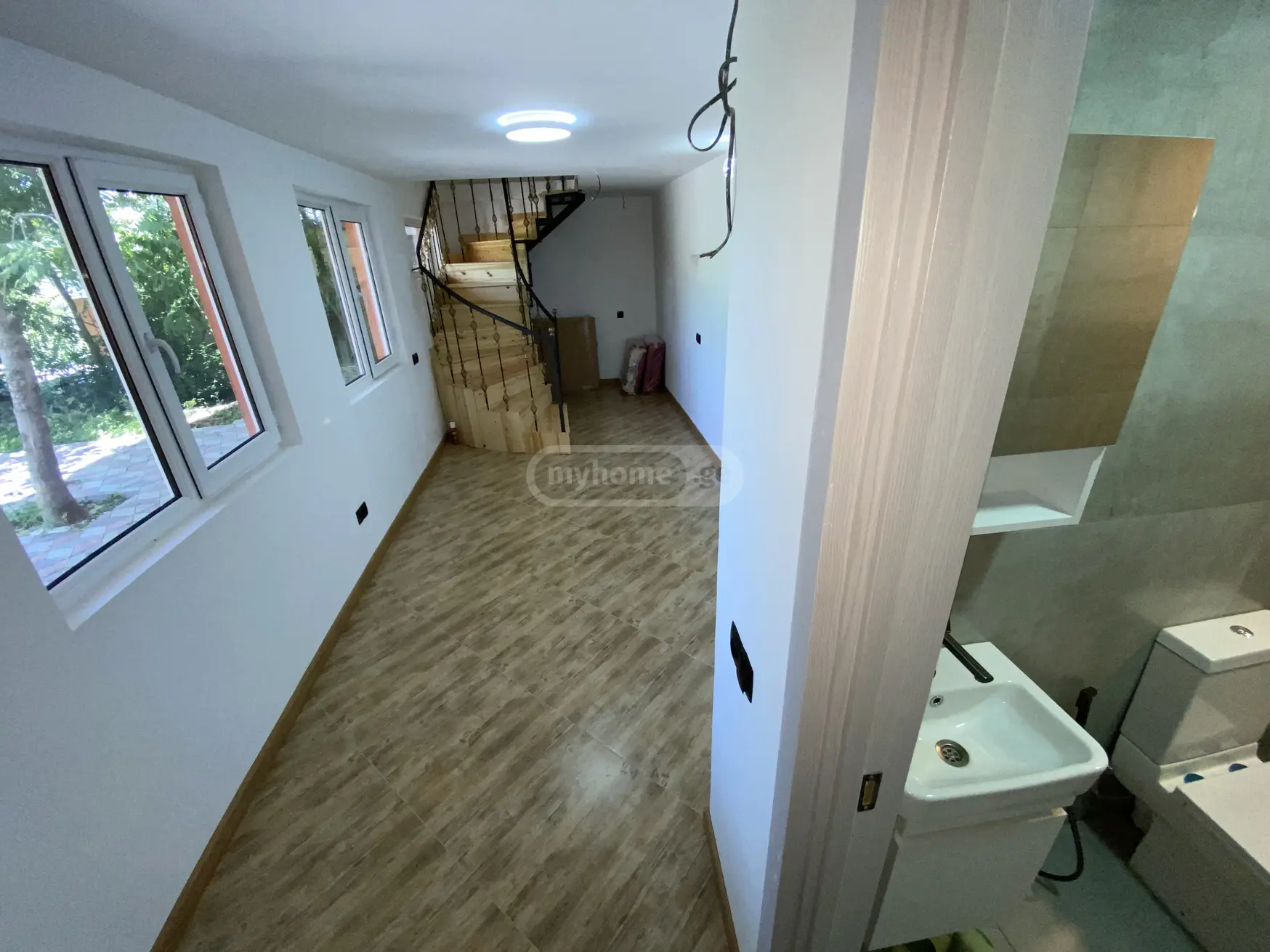 4 Room Private House For Sale view 12