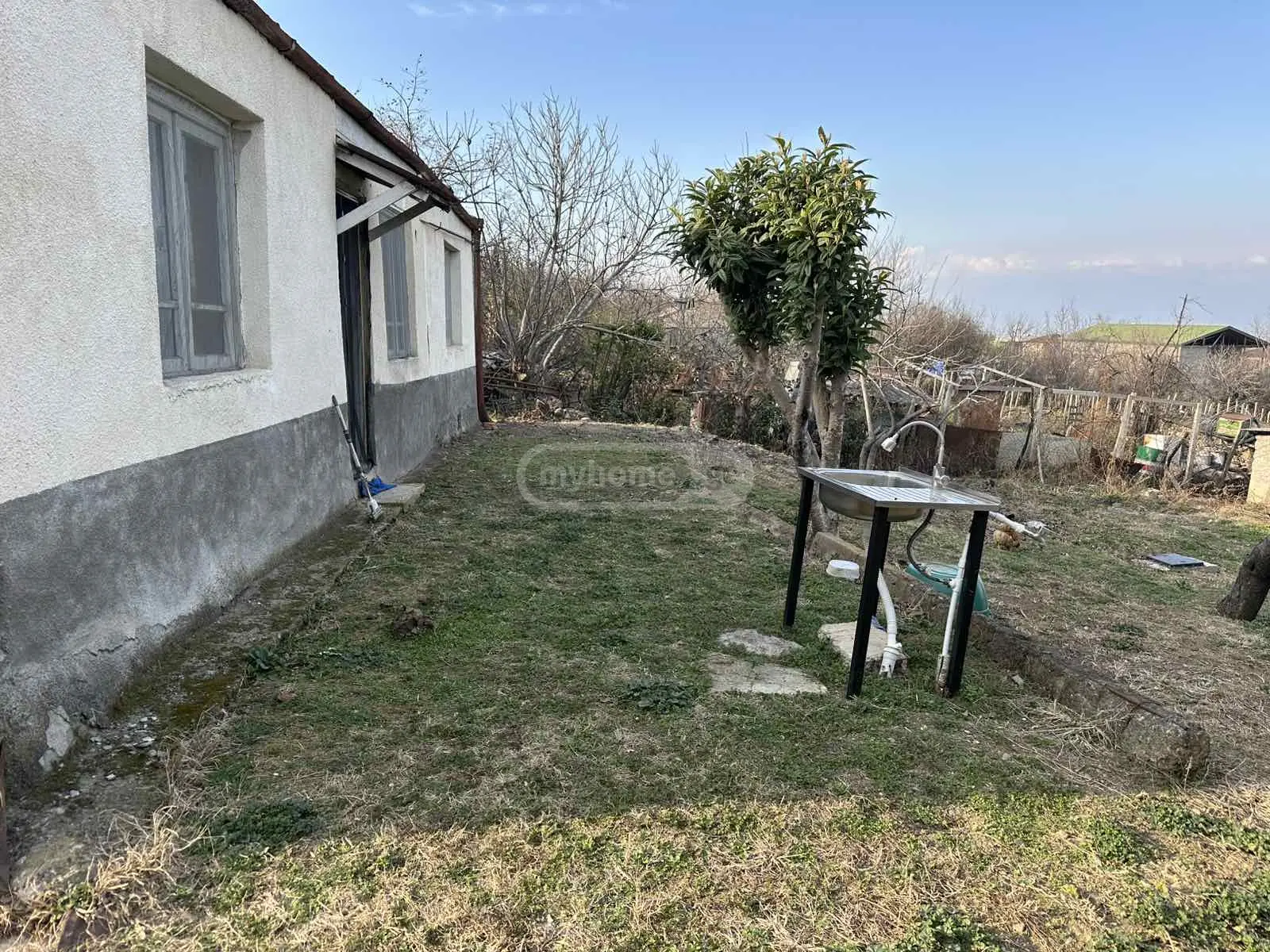 6 Room Private House For Sale view 3