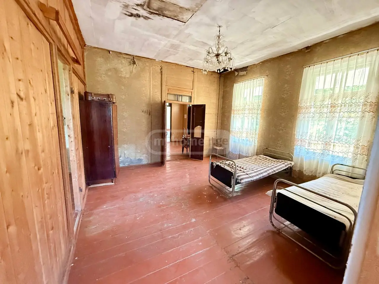 5 Room Private House For Sale view 3