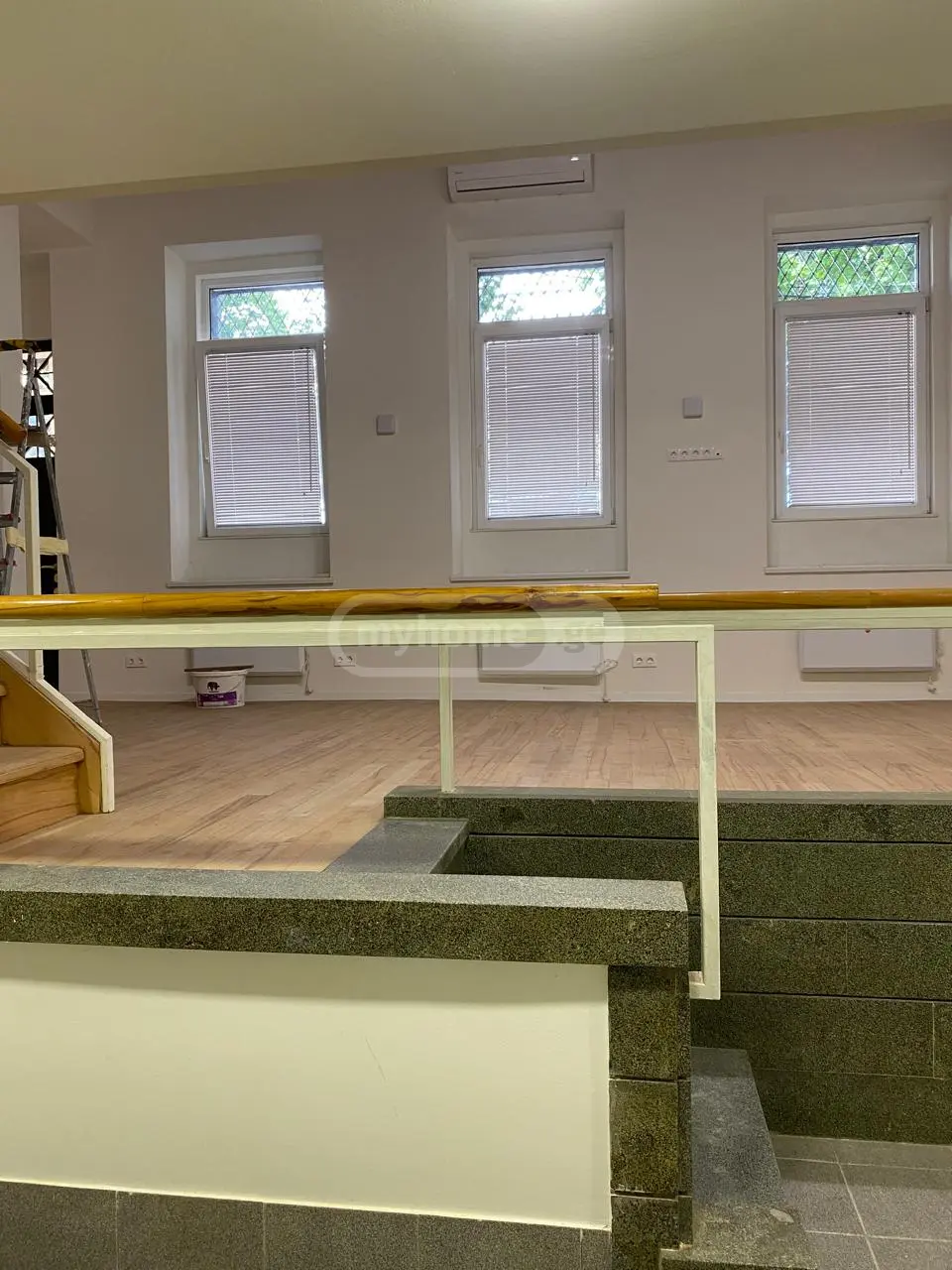 Office Commercial Area For Rent In Vera view 8